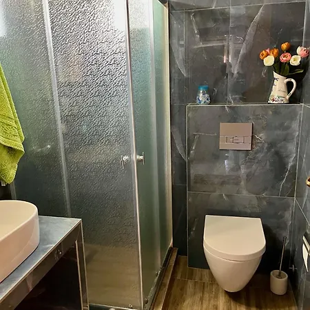 House نيا بلاجيا